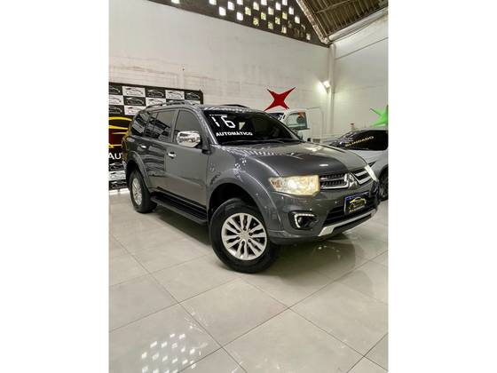 MITSUBISHI PAJERO 3.5 HPE 4X4 7 LUGARES V6 24V FLEX 4P AUTOMÁTICO